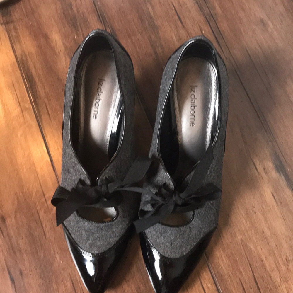 Liz Claiborne grey and black heels. Size 8.